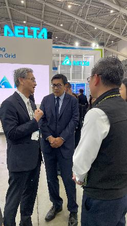 114.10.28台灣國際智慧能源週-環境部葉次長參觀ESCO專館(2) 114.10.28台灣國際智慧能源週-環境部葉次長參觀ESCO專館(2)